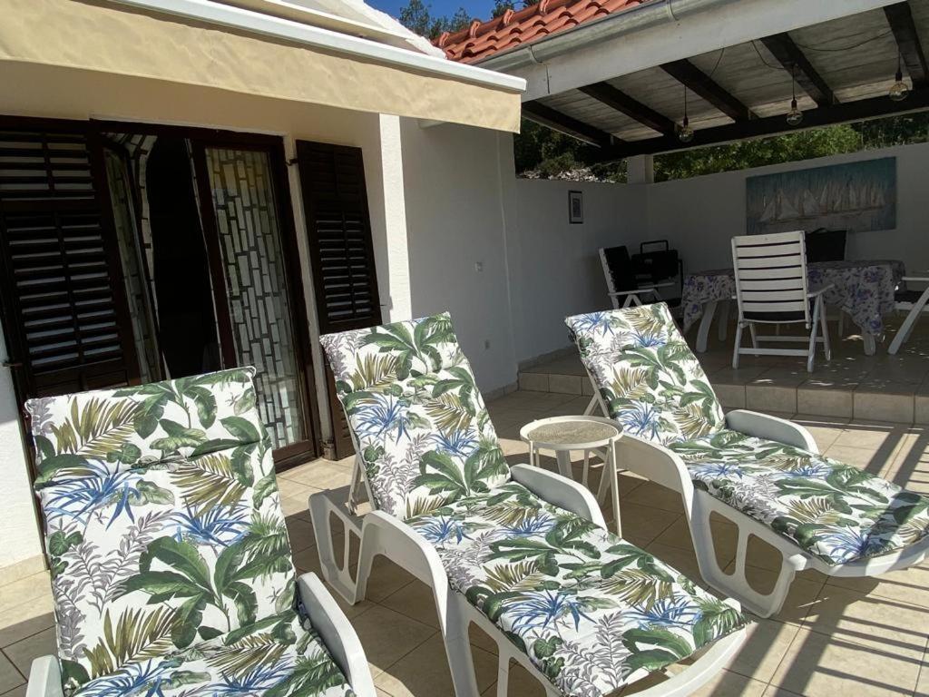 Apartment In Maslinica 70M From The Sea Ngoại thất bức ảnh